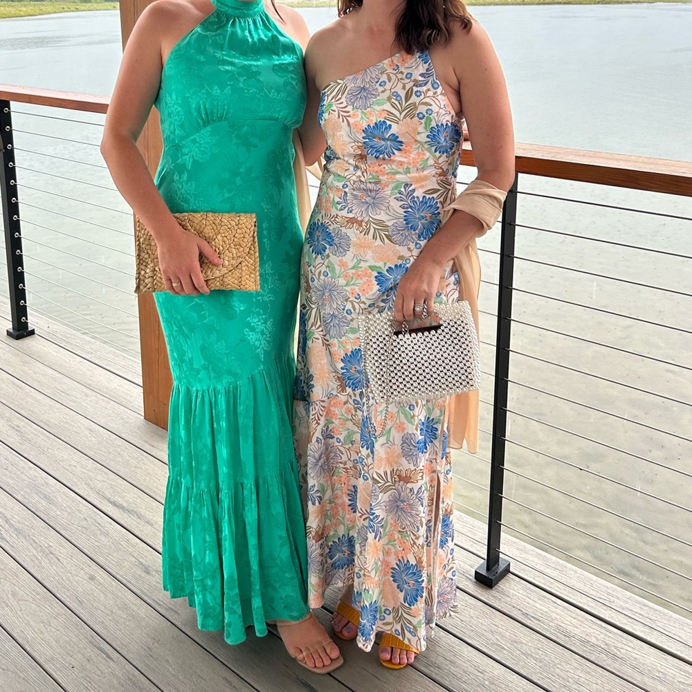 Significant other Lana one-shoulder satin gown